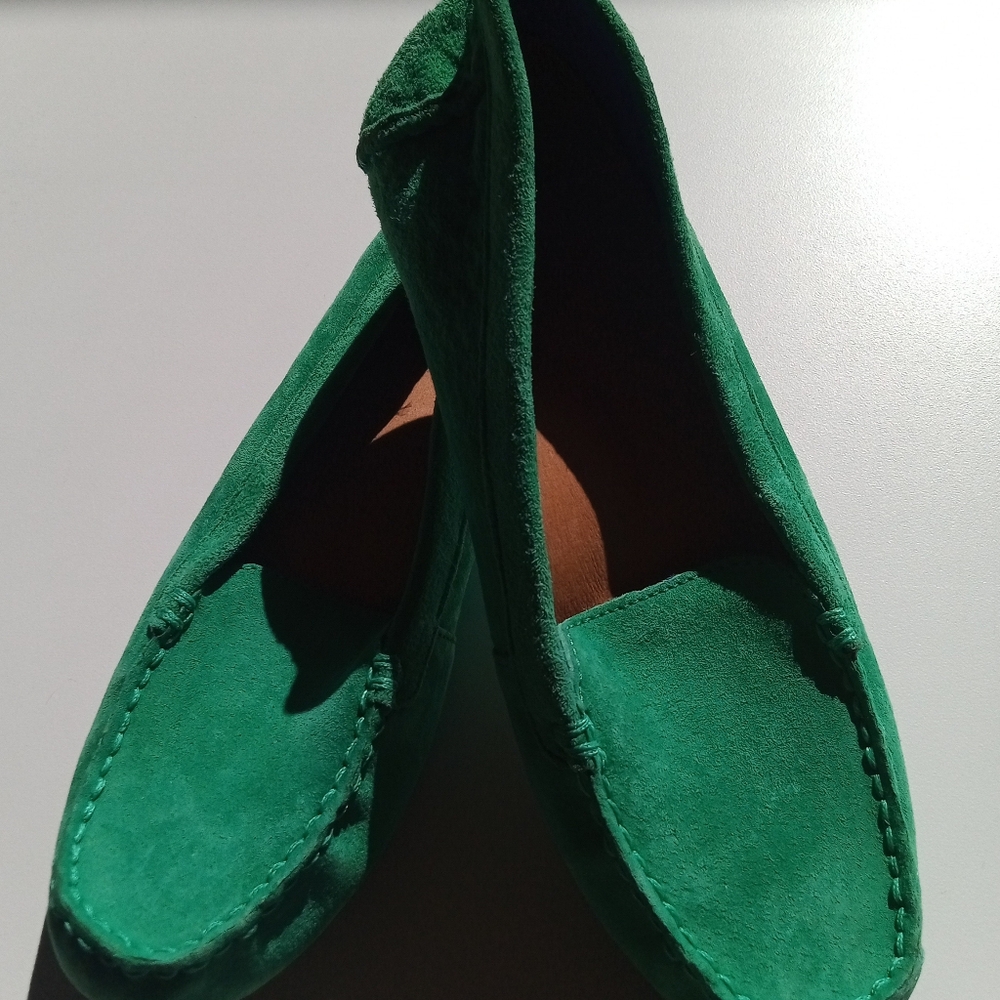 Ugg Green Suede Moccasin - Picture 5 of 5